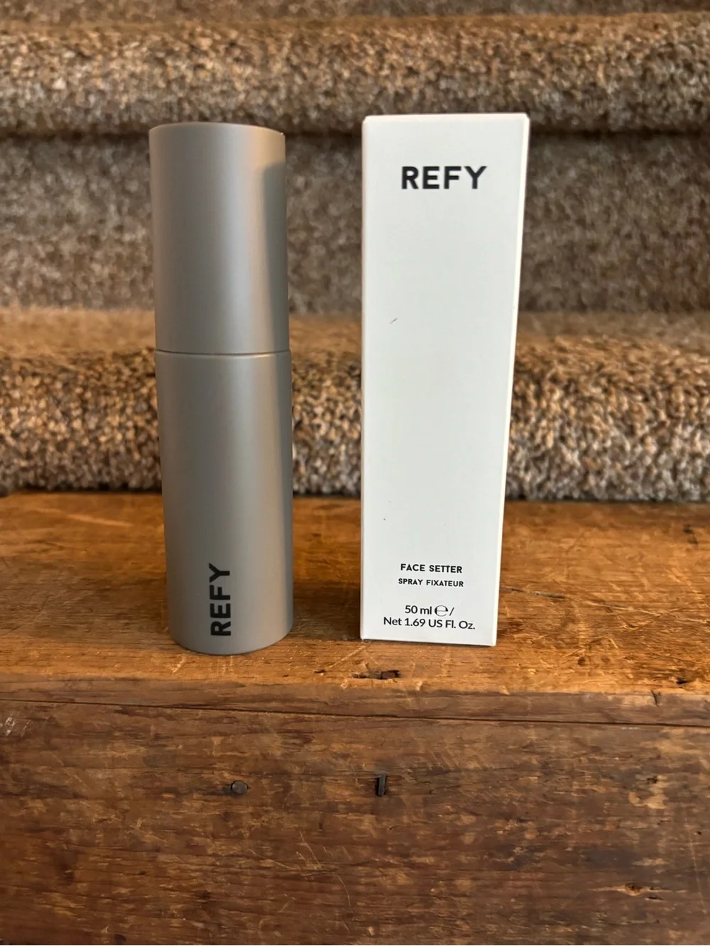 REFY Face Setter Makeup Setting Spray - Silver & White